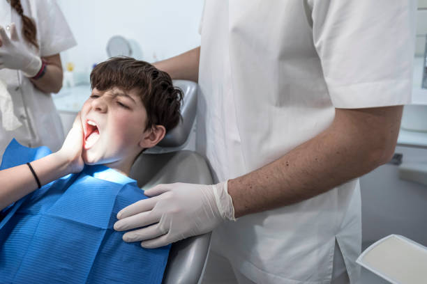 Best Cracked Tooth Emergency Dentist  in Merriam Woods, MO